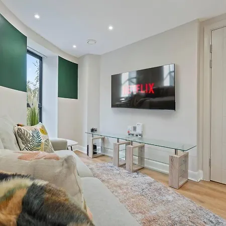 Stylish Retreat In Leeds *